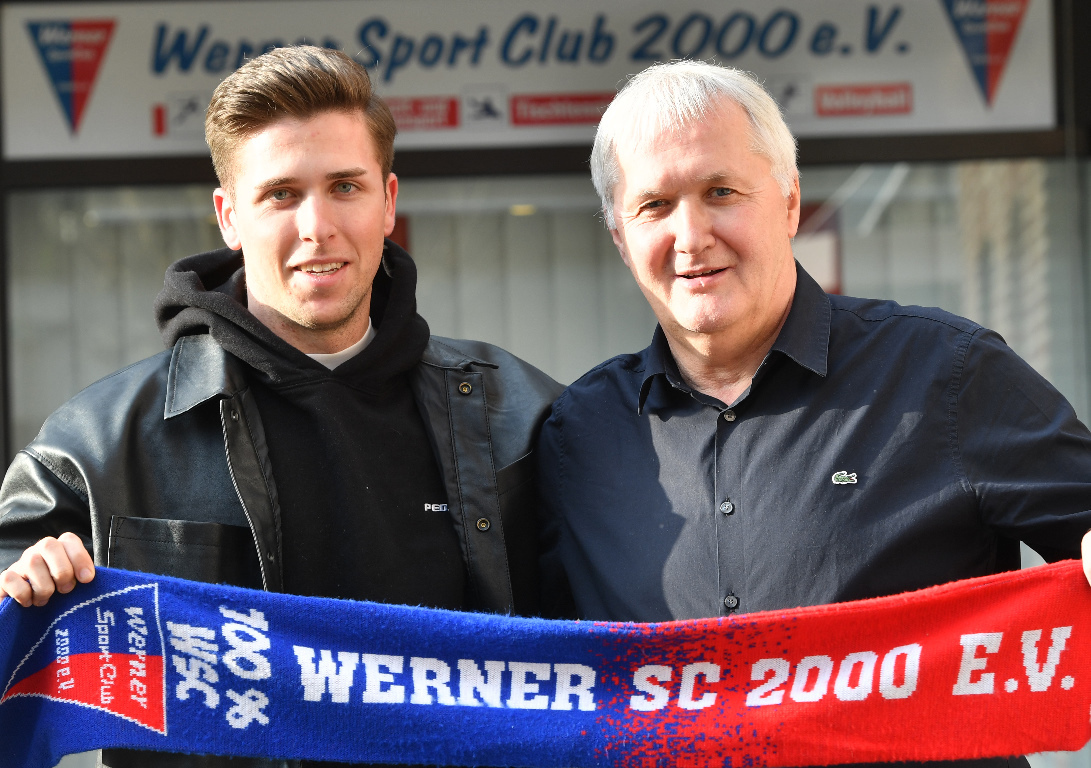 Thomas Overmann begrüßt Brian Wolff beim WSC. Der offensive Mittelfeldspieler kehrt vom Oberligisten Westfalia Rhynern zum Werner SC zurück. Foto: WSC