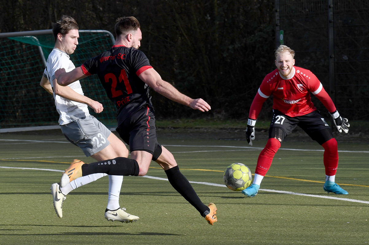 Jannik Prinz vergibt in der 34. Minute die große Möglichkeit zum 2:0 für den Werner SC. Foto: MSW