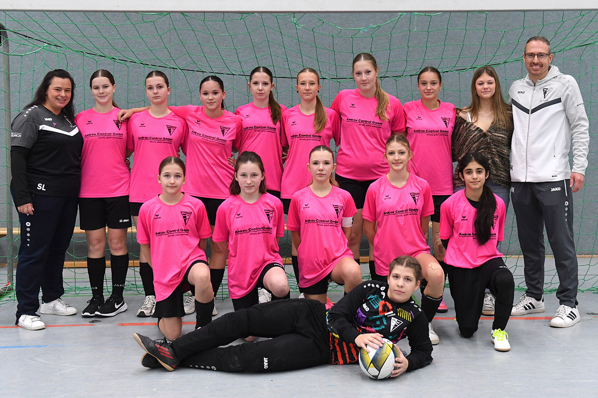 Nach Erfolgen gegen SV Herbern (3:1) und SuS Rünthe (2:1) beendeten die B-Jugend-Mädchen des WSC das Turnier auf dem dritten Platz. Foto: MSW