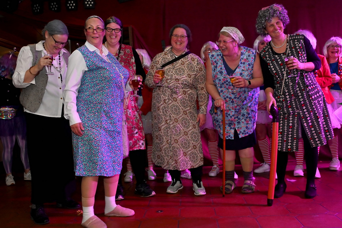 WSC Weiberfastnacht Oma-Gruppe